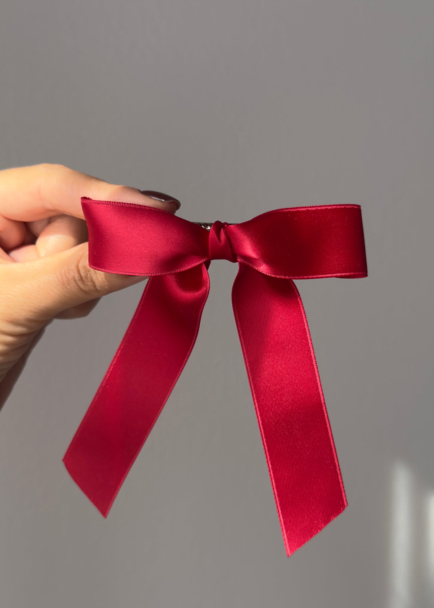 Valentina – Rote Haarspange mit Satinschleife | Festliche Haarspange