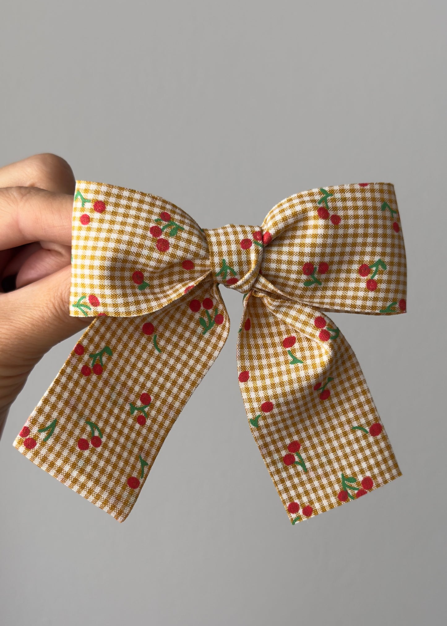 Genoveffa Haarschleife Haarspange: Clip mit Vintage-Kirschenmuster