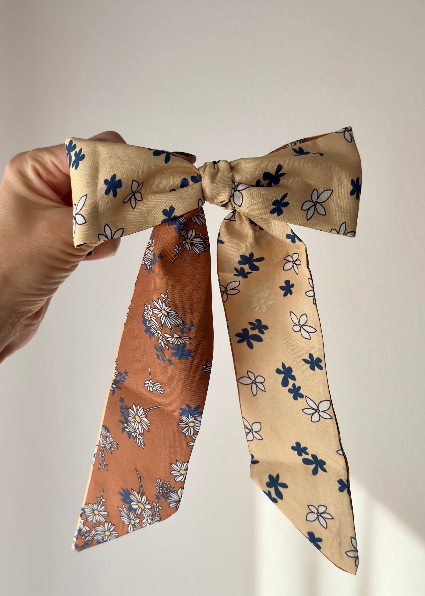 Agnese – Two-Tone Floral Bow Barrette