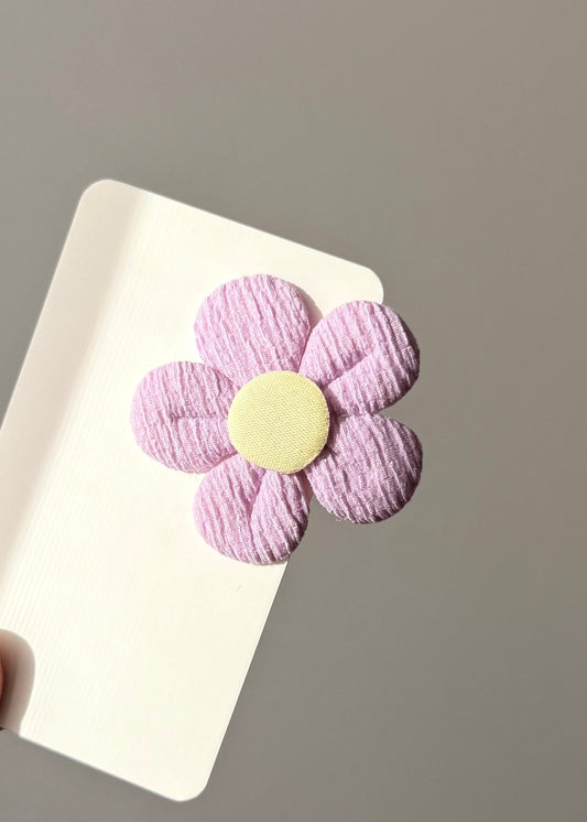Fliederblüten-Haarspange – Weiche Stoffblume