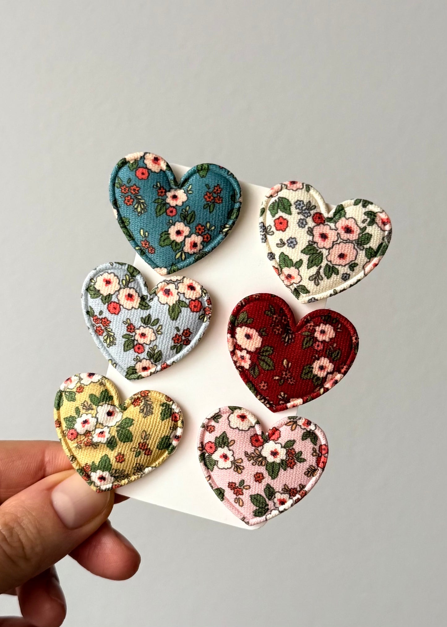 Fermagli a forma di cuore floreale vintage (set da 2)