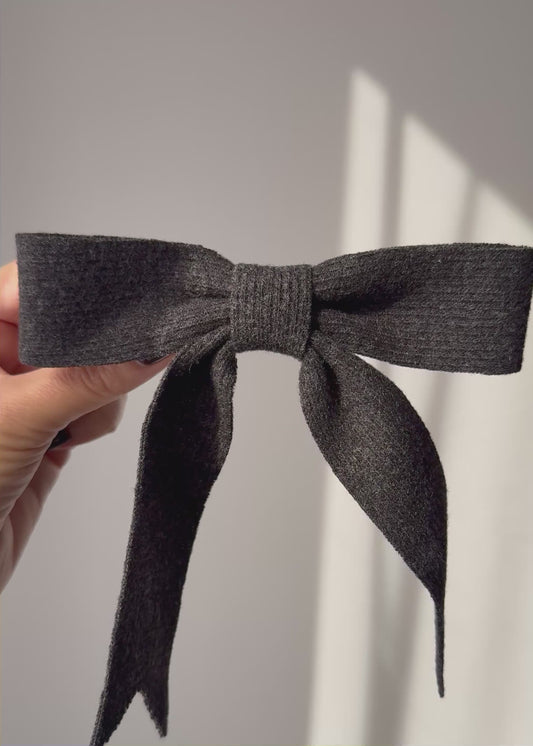Francesca Bow – Soft Charcoal Elegance
