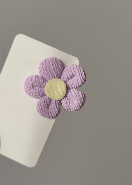 Fliederblüten-Haarspange – Weiche Stoffblume